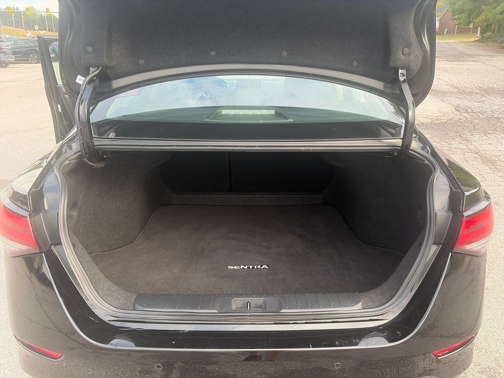 Used 2024 Nissan Sentra SV FWD image 22