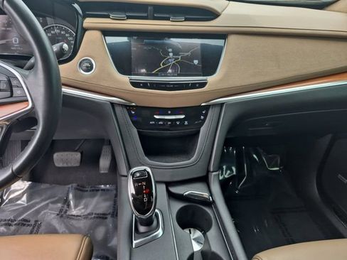 Used 2017 Cadillac XT5 Platinum AWD/4WD image 15