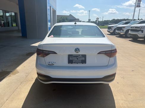 Used 2024 Volkswagen Jetta S FWD image 5