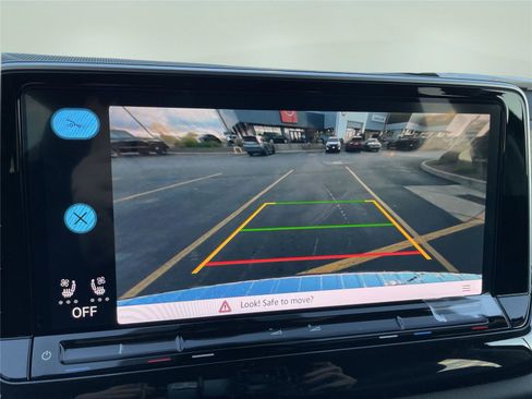 New 2026 Volkswagen Atlas SE image 29