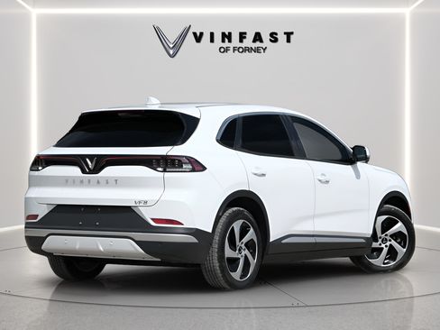 New 2025 VinFast VF 8 Eco AWD/4WD image 3