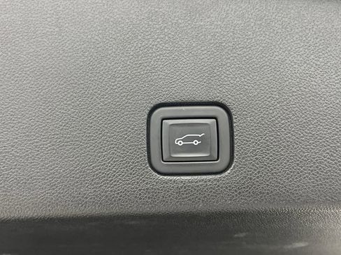 Used 2023 Cadillac XT6 Sport image 17