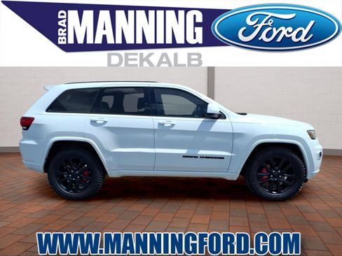 Used 2017 Jeep Grand Cherokee Altitude AWD/4WD image 1