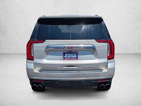Used 2023 GMC Yukon XL Denali AWD/4WD image 7