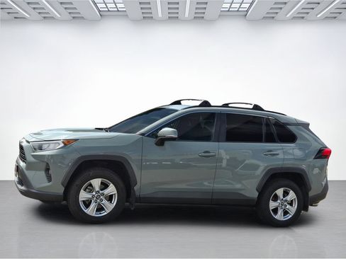 Used 2020 Toyota RAV4 XLE w/ XLE Grade Weather Package AWD/4WD image 7