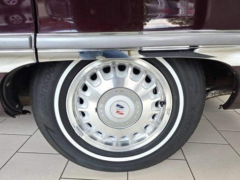 Used 1996 Buick Roadmaster Sedan RWD image 23