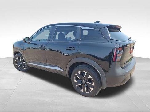 Certified 2025 Nissan Kicks SV AWD/4WD image 6