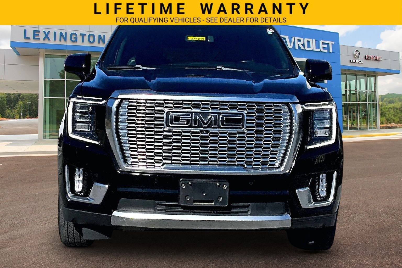Used 2022 GMC Yukon Denali AWD/4WD image 3