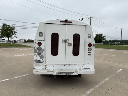 Used 2013 Chevrolet Express 3500 RWD image 11