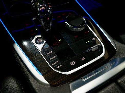 Used 2020 BMW X7 xDrive40i w/ Premium Package image 23