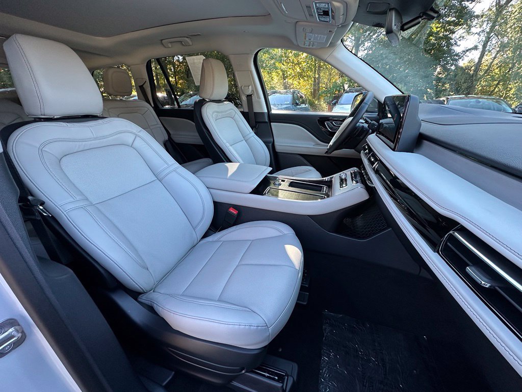 New 2027 Lincoln Aviator Reserve w/ Illumination Package AWD/4WD image 23