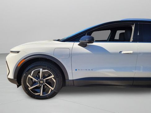 New 2026 Chevrolet Equinox EV LT image 20