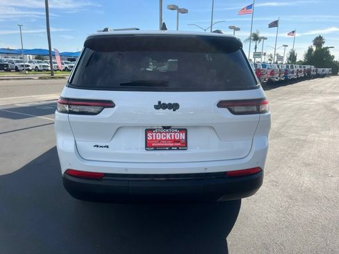 Used 2023 Jeep Grand Cherokee L Laredo AWD/4WD image 19