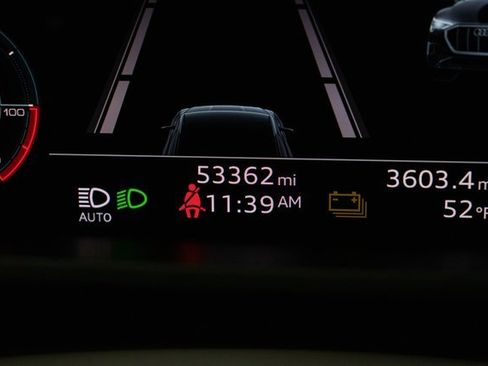 Used 2022 Audi e-tron Premium Plus w/ Premium Plus Package image 33