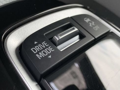 Used 2025 Toyota Corolla SE FWD image 28