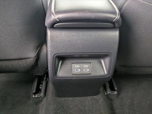 Used 2025 Toyota Corolla SE FWD image 18