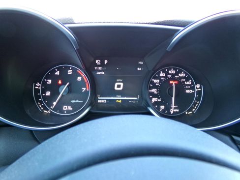 Used 2017 Alfa Romeo Giulia Ti w/ TI 19" Sport Package image 7