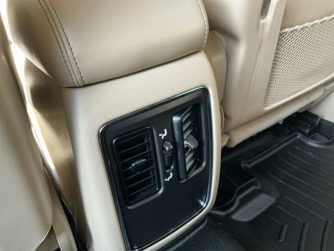 Used 2022 Jeep Grand Cherokee Laredo E AWD/4WD image 28