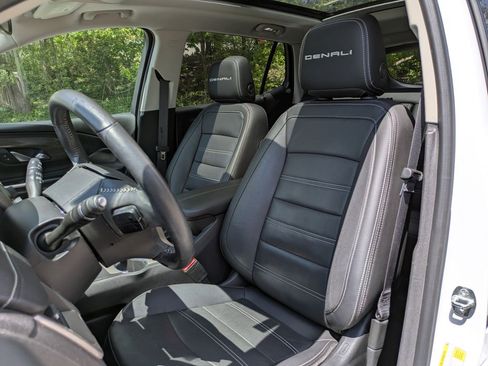 Certified 2022 GMC Terrain Denali w/ Denali Premium Package AWD/4WD image 12