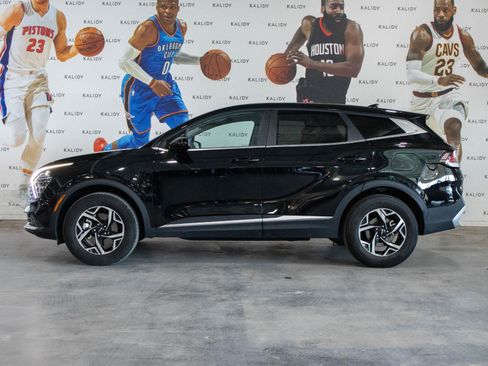 Used 2025 Kia Sportage LX image 16