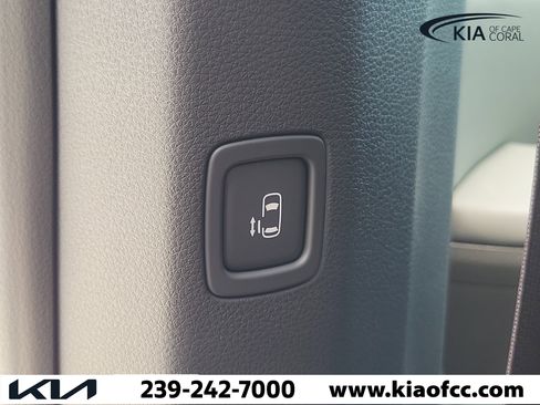New 2026 Kia Carnival FWD image 21