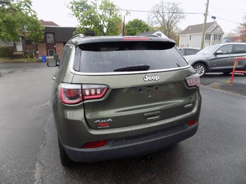Used 2019 Jeep Compass Latitude w/ Cold Weather Group AWD/4WD image 5