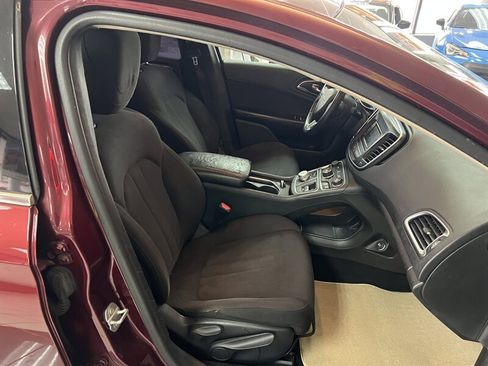Used 2015 Chrysler 200 Limited w/ Convenience Group image 20