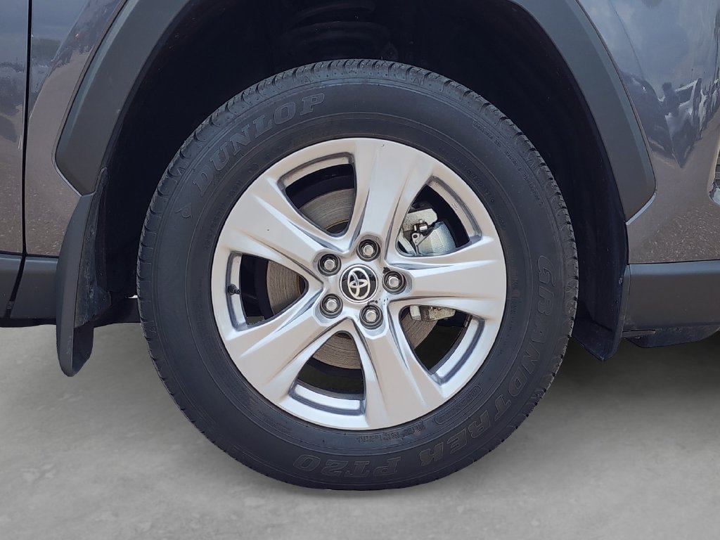 Used 2025 Toyota RAV4 XLE w/ Convenience Package FWD image 11