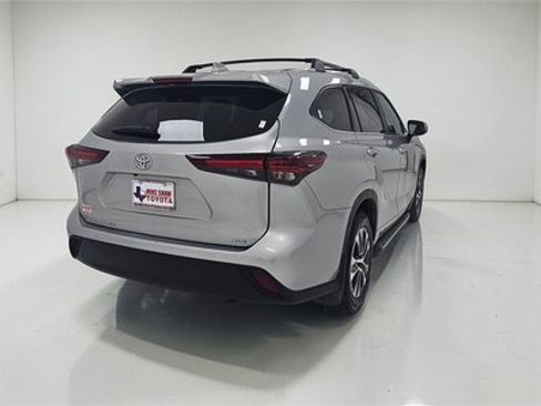 Used 2024 Toyota Highlander XLE image 40