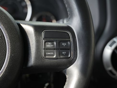 Used 2015 Jeep Wrangler Unlimited Rubicon w/ Connectivity Group AWD/4WD image 39