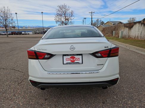 Used 2022 Nissan Altima 2.0 SR image 11
