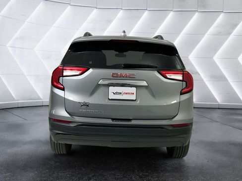 Used 2024 GMC Terrain SLE w/ Driver Convenience Package FWD image 5