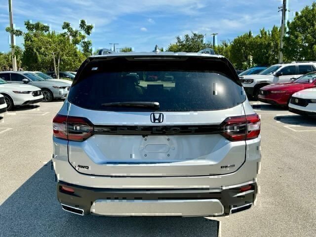 New 2026 Honda Pilot Touring image 5