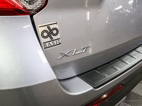 Used 2023 Ford Explorer XLT w/ Equipment Group 202A image 9