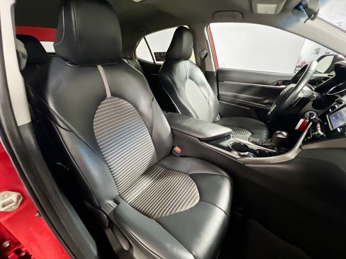 Used 2020 Toyota Camry SE image 27