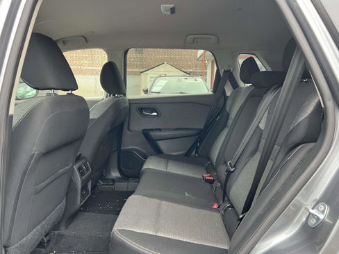 Used 2022 Nissan Rogue SV image 13