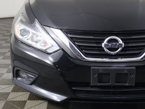 Used 2017 Nissan Altima 2.5 SL w/ Moonroof Package image 13