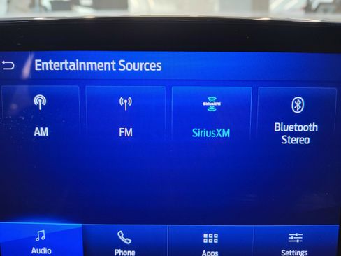 Used 2022 Ford Escape SE w/ SE Sport Appearance Package image 4