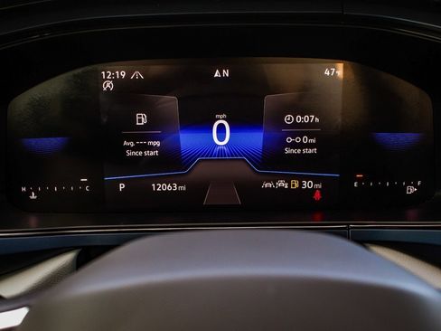 Used 2024 Volkswagen Taos SE w/ Panoramic Sunroof Package image 16