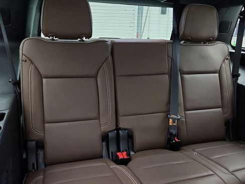 Used 2024 Chevrolet Tahoe High Country w/ Advanced Technology Package AWD/4WD image 30