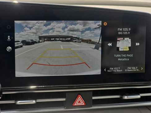 Used 2025 Hyundai Elantra SEL FWD image 23