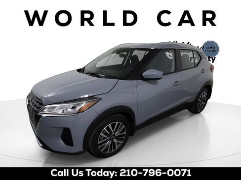 Used 2024 Nissan Kicks SV image 3