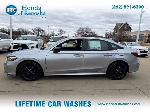 Used 2025 Honda Civic Sport image 4