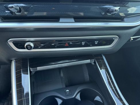 Used 2025 BMW X5 xDrive50e w/ Parking Assistance Package image 25