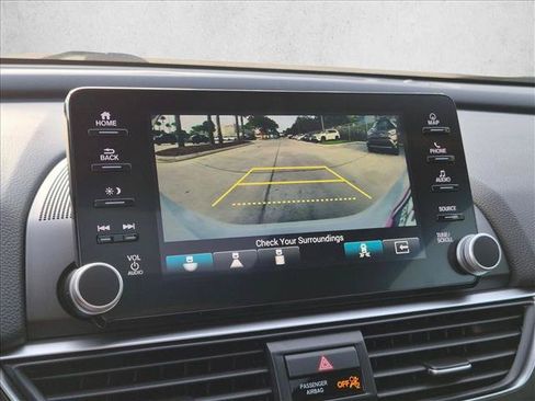 Used 2020 Honda Accord Touring image 14