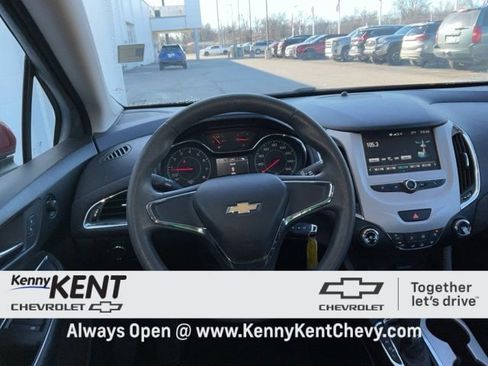 Used 2018 Chevrolet Cruze LS image 15