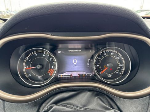 Used 2015 Jeep Cherokee Limited image 18