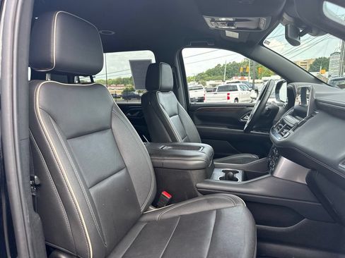 Used 2024 Chevrolet Suburban Premier AWD/4WD image 15