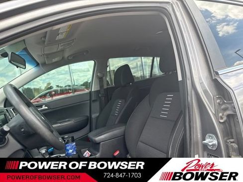 Used 2018 Kia Sportage LX AWD/4WD image 9