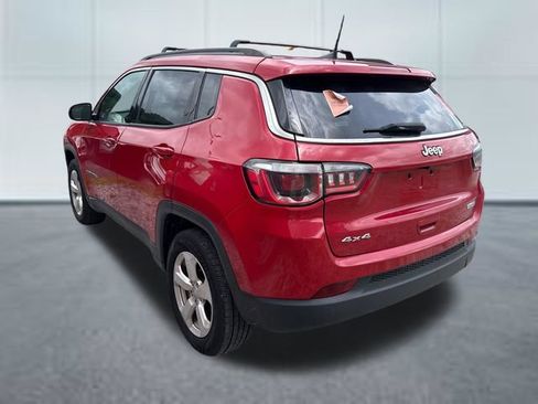 Used 2019 Jeep Compass Latitude AWD/4WD image 2